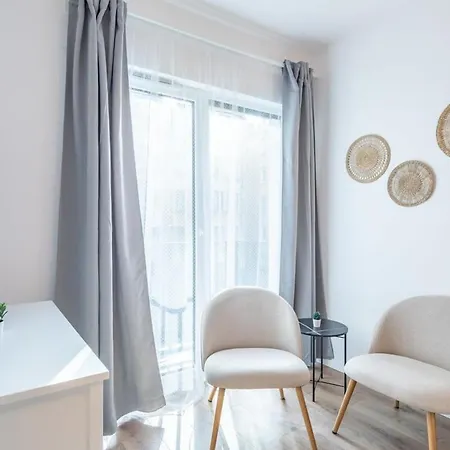 Rooftop Access - Balcony - Relaxing Sleep Apartman