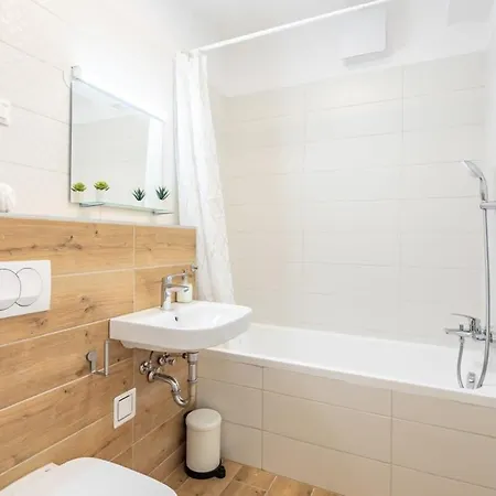 Apartman Rooftop Access - Balcony - Relaxing Sleep *
