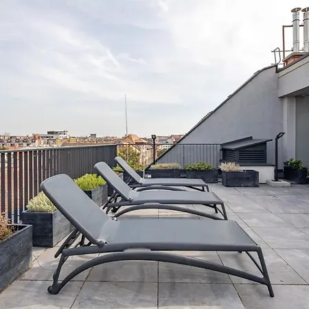 Rooftop Access - Balcony - Relaxing Sleep